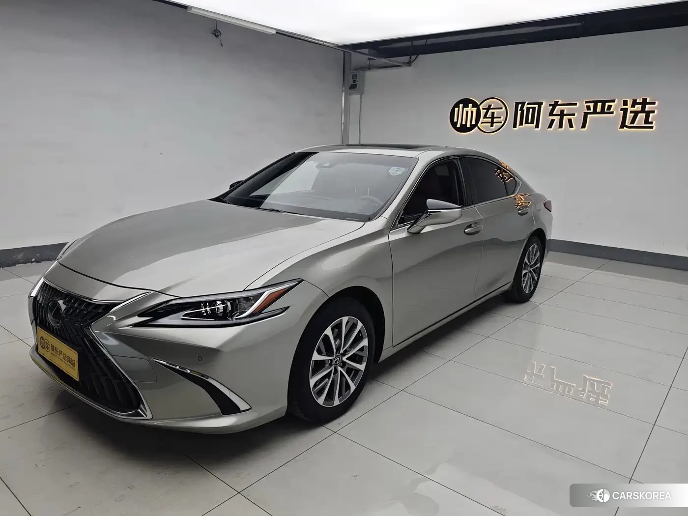 Lexus ES 2024 Silver/gray из Китая, фото 6