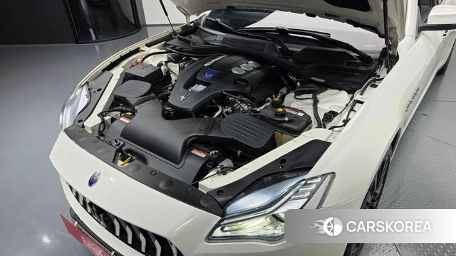 Maserati Quattroporte id 4430354 из Кореи 27