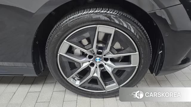 BMW 5 Series (G60) id 2905068 из Кореи 15