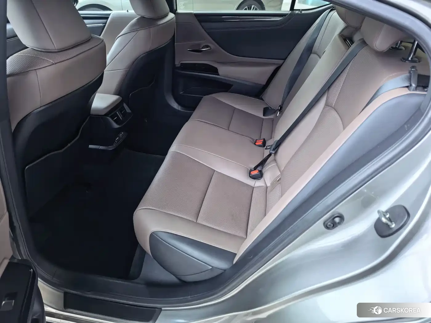 Lexus ES 2024 Champagne/brown из Китая, фото 5