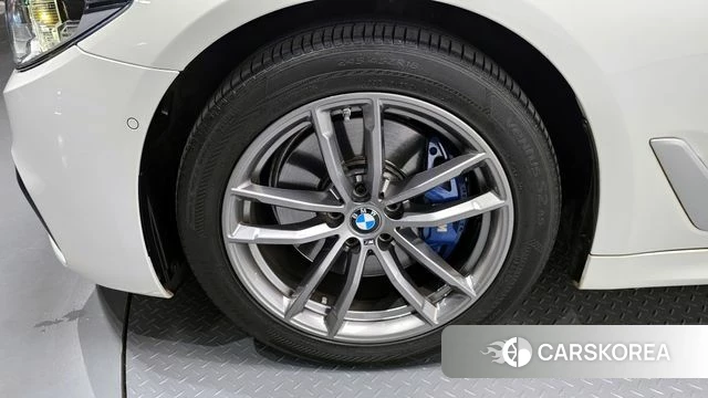 BMW 5 Series (G30) id 3886489 из Кореи 15