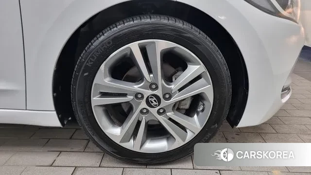 Hyundai Avante AD id 2981903 из Кореи 15