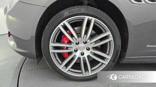 Maserati Quattroporte id 4776513 из Кореи 15