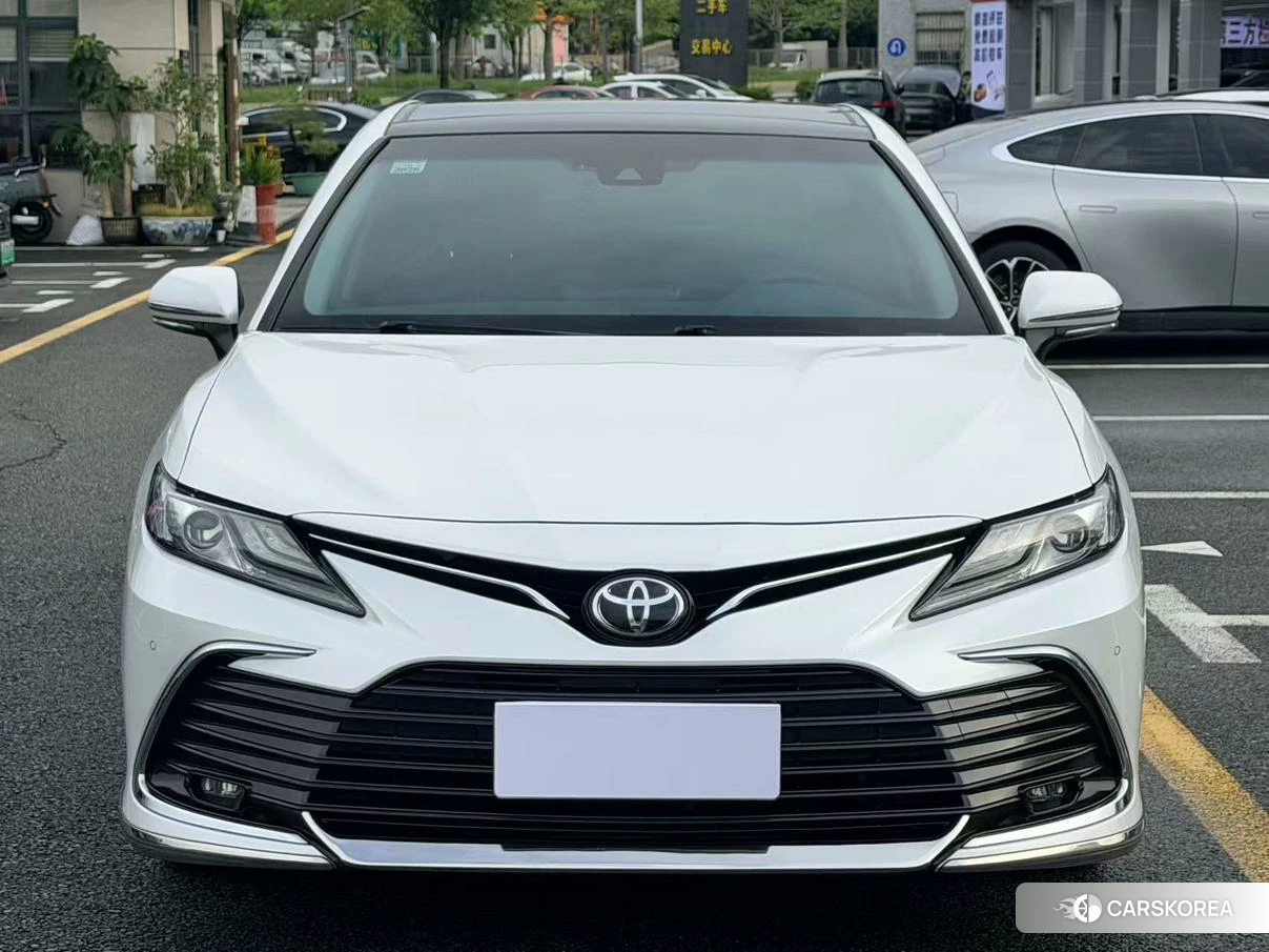 Toyota Camry 2022 Белый из Китая, фото 5