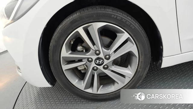 Hyundai Avante AD id 4672686 из Кореи 25