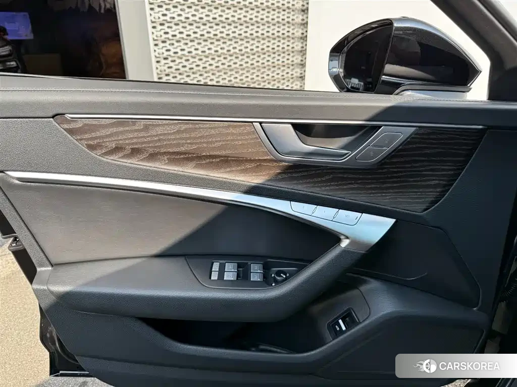 Audi A6L id 4622268 из Китая 12