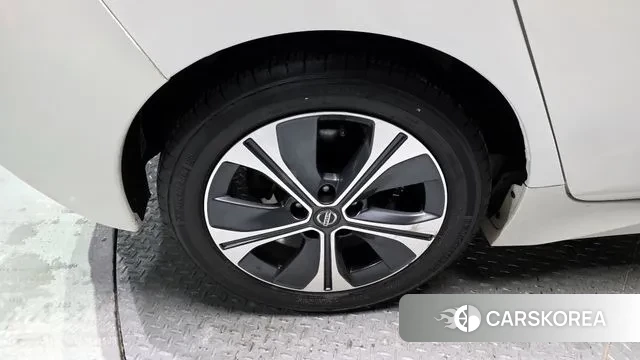 Nissan Leaf (ZE1) id 3449458 из Кореи 15