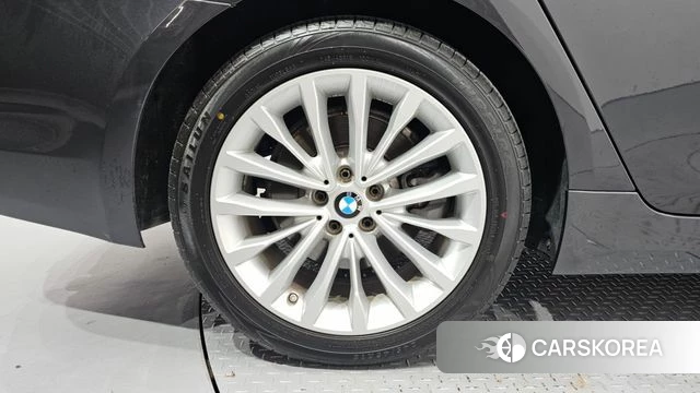 BMW 5 Series (G30) id 4737645 из Кореи 30