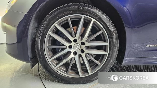 Maserati Ghibli id 4303626 из Кореи 25