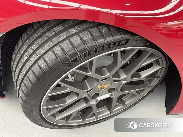 Porsche 911(992) id 3668997 из Кореи 15