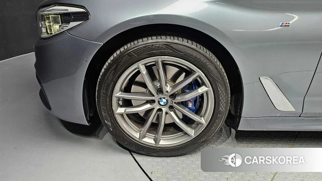 BMW 5 Series (G30) id 3845960 из Кореи 15