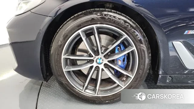 BMW 5 Series (G30) id 3317646 из Кореи 15