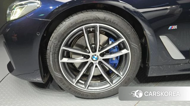 BMW 5 Series (G30) id 4541877 из Кореи 17