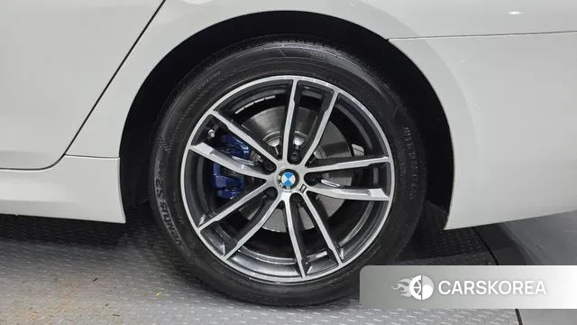 BMW 5 Series (G30) id 3372740 из Кореи 15