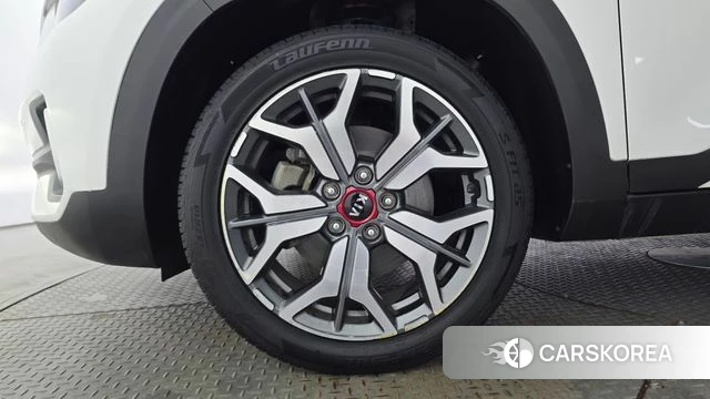 Kia Seltos id 4737283 из Кореи 26