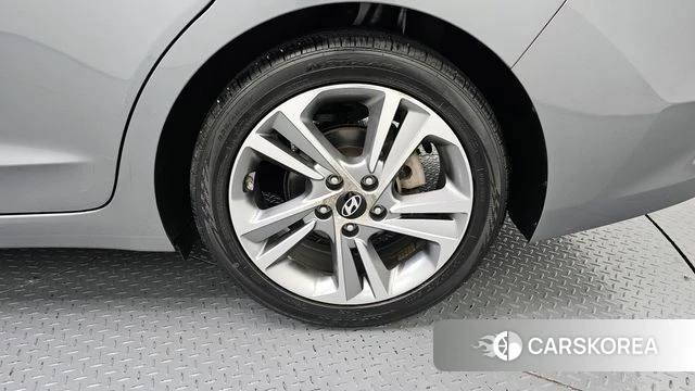 Hyundai Avante AD id 3861754 из Кореи 15