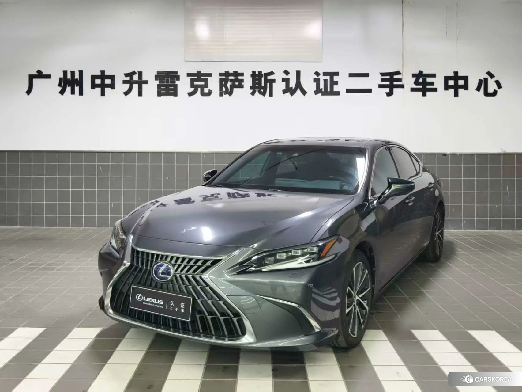 Lexus ES id 4407654 из Китая 17