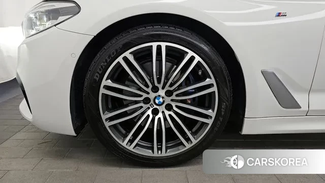 BMW 5 Series (G30) id 3676958 из Кореи 15