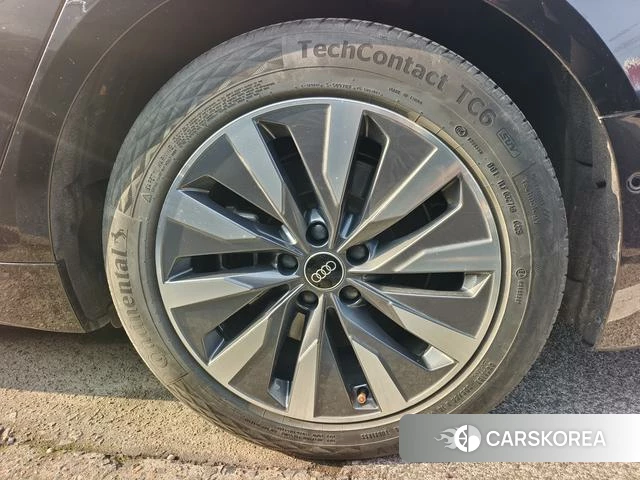 Audi A6L id 4229201 из Китая 12