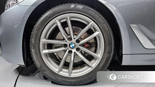 BMW 5 Series (G30) id 3325364 из Кореи 15