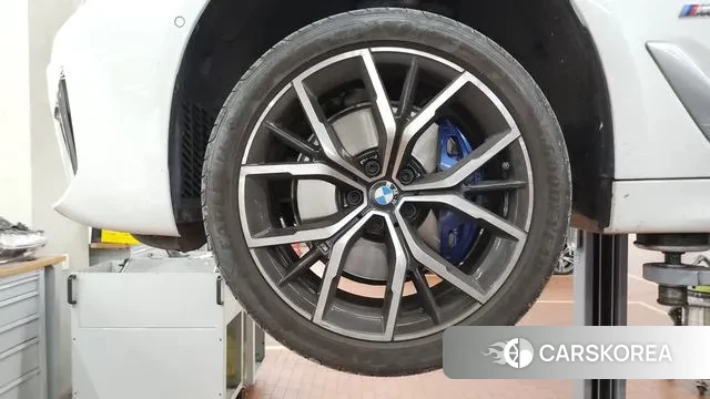 BMW 5 Series (G30) 2022 Белый из Кореи, фото 5