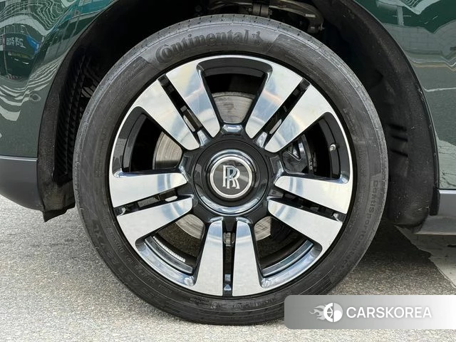 Rolls-Royce Cullinan id 4585124 из Кореи 13