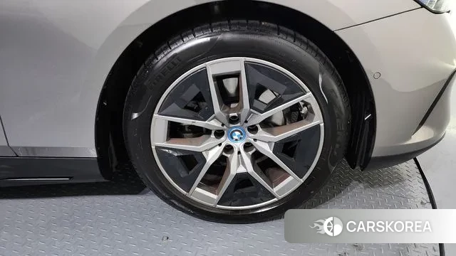 BMW 5 Series (G60) id 3653820 из Кореи 15