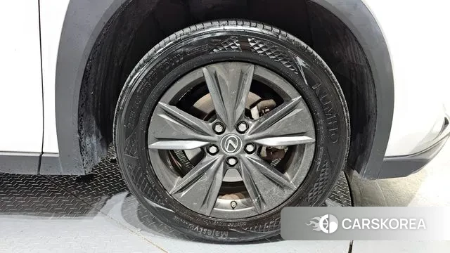 Lexus UX250h id 3013682 из Кореи 15