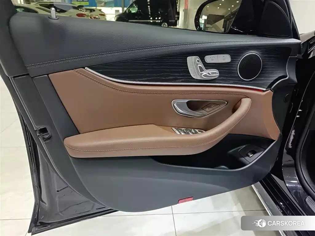 Mercedes-Benz E-Class id 4644616 из Китая 12