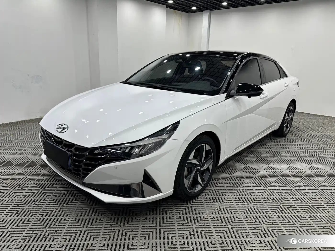 Hyundai Elantra 2022 Белый из Китая, фото 5