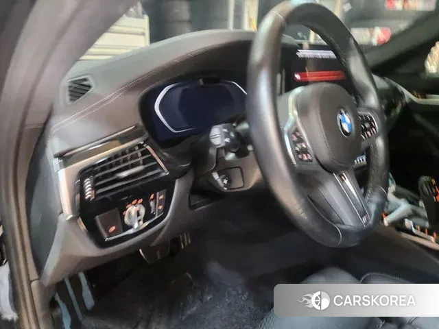 BMW 5 Series (G30) id 3701936 из Кореи 8