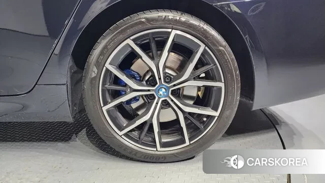 BMW 5 Series (G30) id 2915380 из Кореи 15