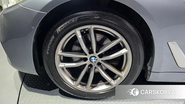 BMW 5 Series (G30) id 4587529 из Кореи 33