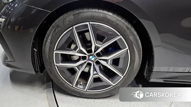 BMW 5 Series (G60) id 3725825 из Кореи 15