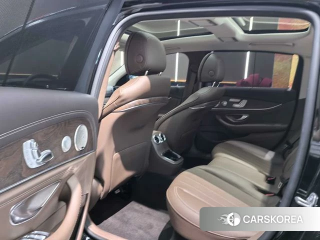 Mercedes-Benz E-class 2022 Черный из Китая, фото 5