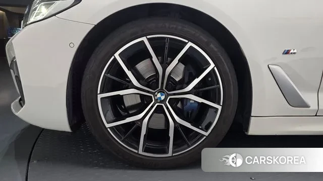 BMW 5 Series (G30) id 3355764 из Кореи 15