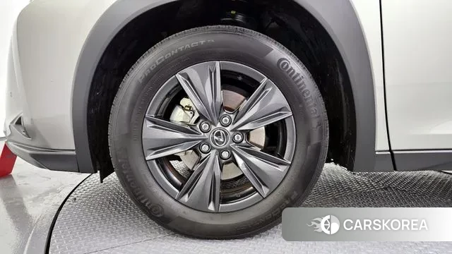 Lexus UX300h id 3512193 из Кореи 15