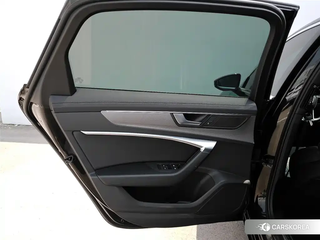 Audi A6L id 4514334 из Китая 16