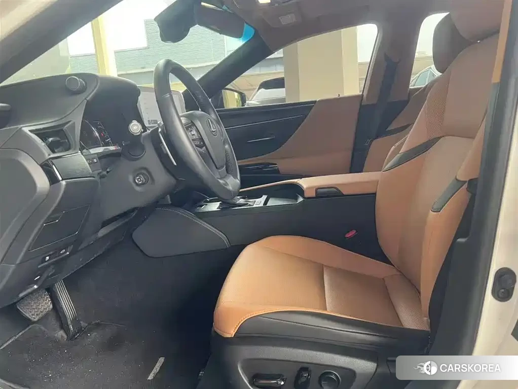Lexus ES 2024 Белый из Китая, фото 5