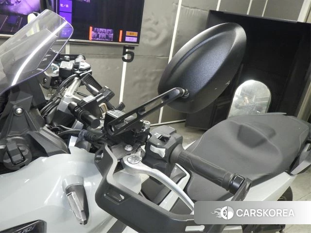 Honda X-ADV 750 id 3948299 из Японии 19