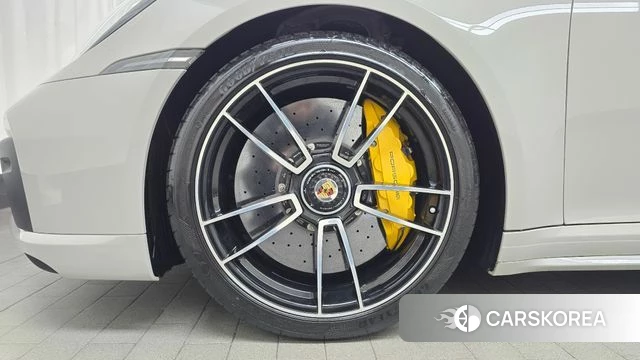 Porsche 911(992) id 3941743 из Кореи 15