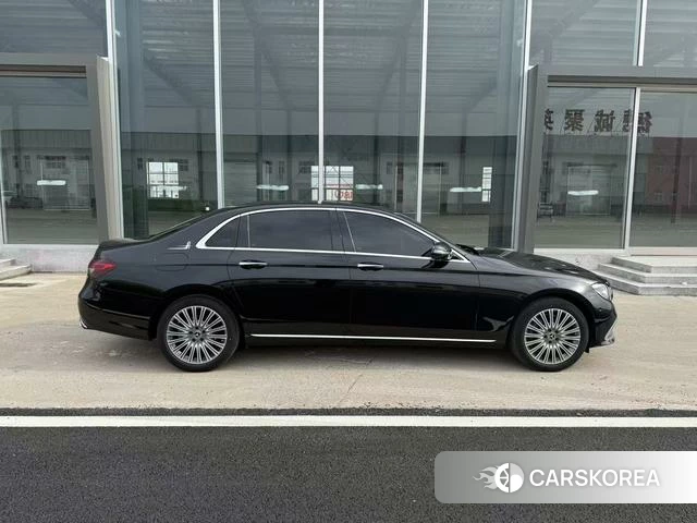 Mercedes-Benz E-class 2023 Черный из Китая, фото 5