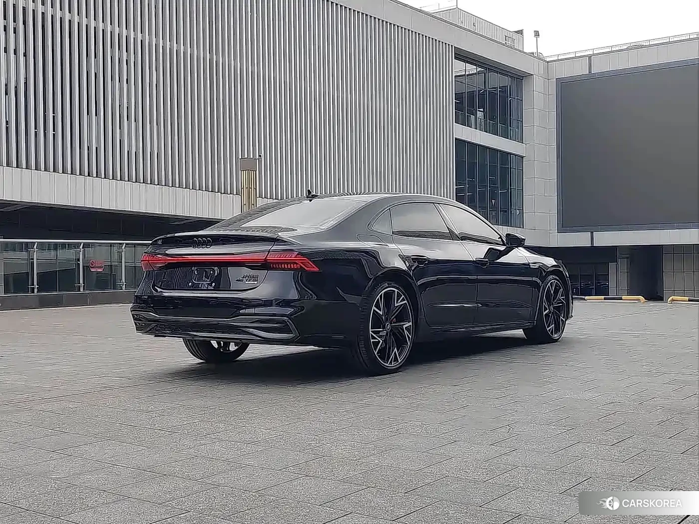 Audi A7L id 4583911 из Китая 14