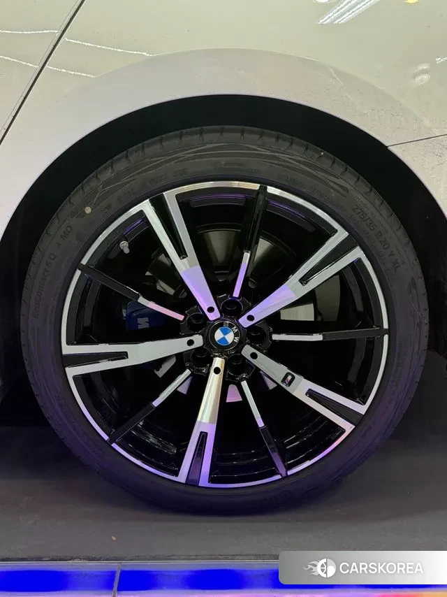 BMW 5 Series (G60) id 3609979 из Кореи 15