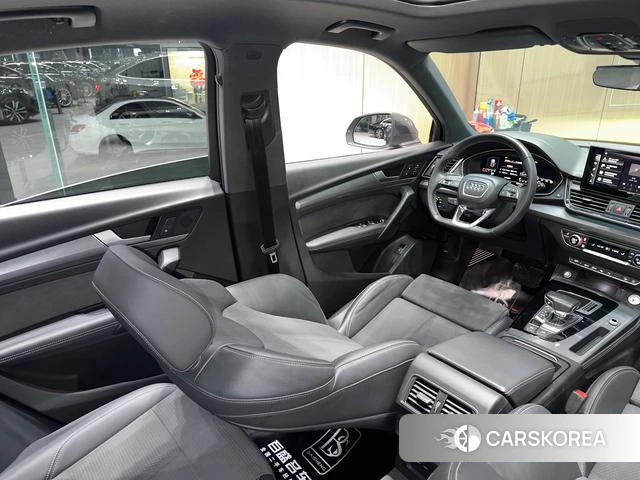 Audi Q5L Sportback 2022 Серебристо-серый из Китая, фото 5