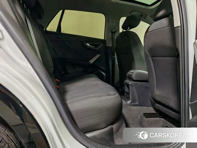 Audi Q2L id 3856332 из Китая 12