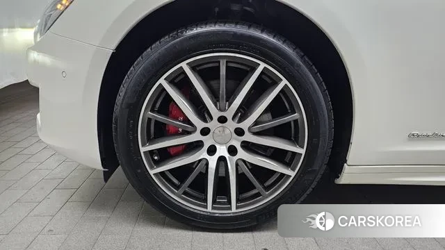 Maserati Ghibli id 3076529 из Кореи 15