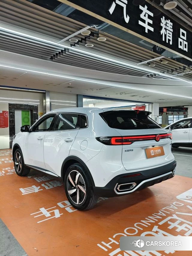 Chang'an CS55 PLUS PHEV 2026 Белый из Китая, фото 5