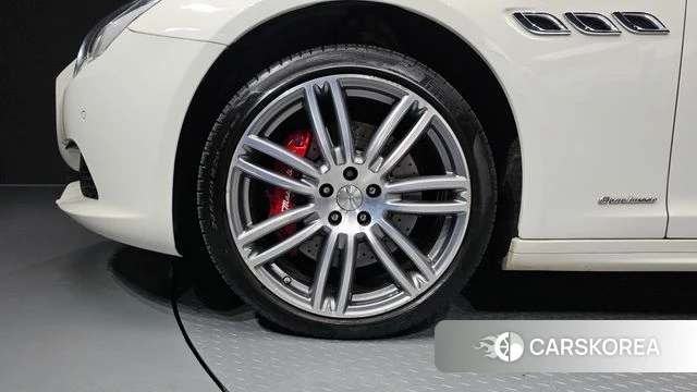 Maserati Quattroporte id 4587380 из Кореи 29