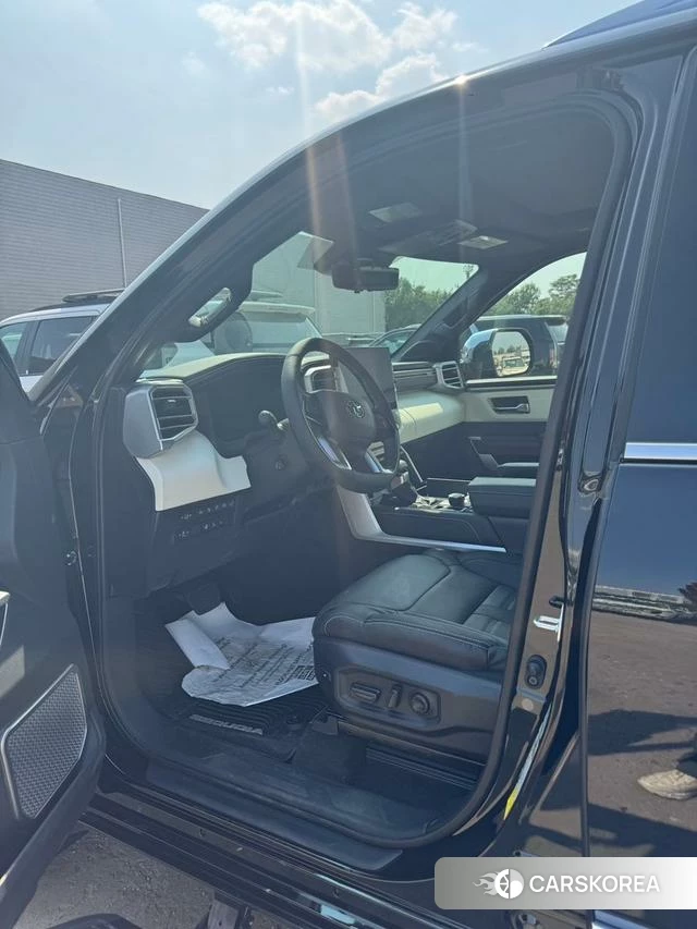Toyota Sequoia id 4275849 из Китая 8